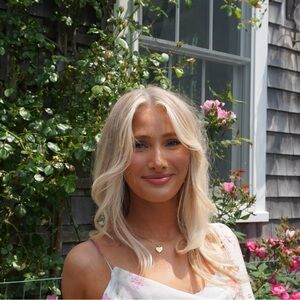 Meet your Posher, Victoria